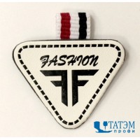 Лейбл пришивной 34 х 26 мм с декор. петелькой FASHION белый, арт. 16, уп. 10 шт